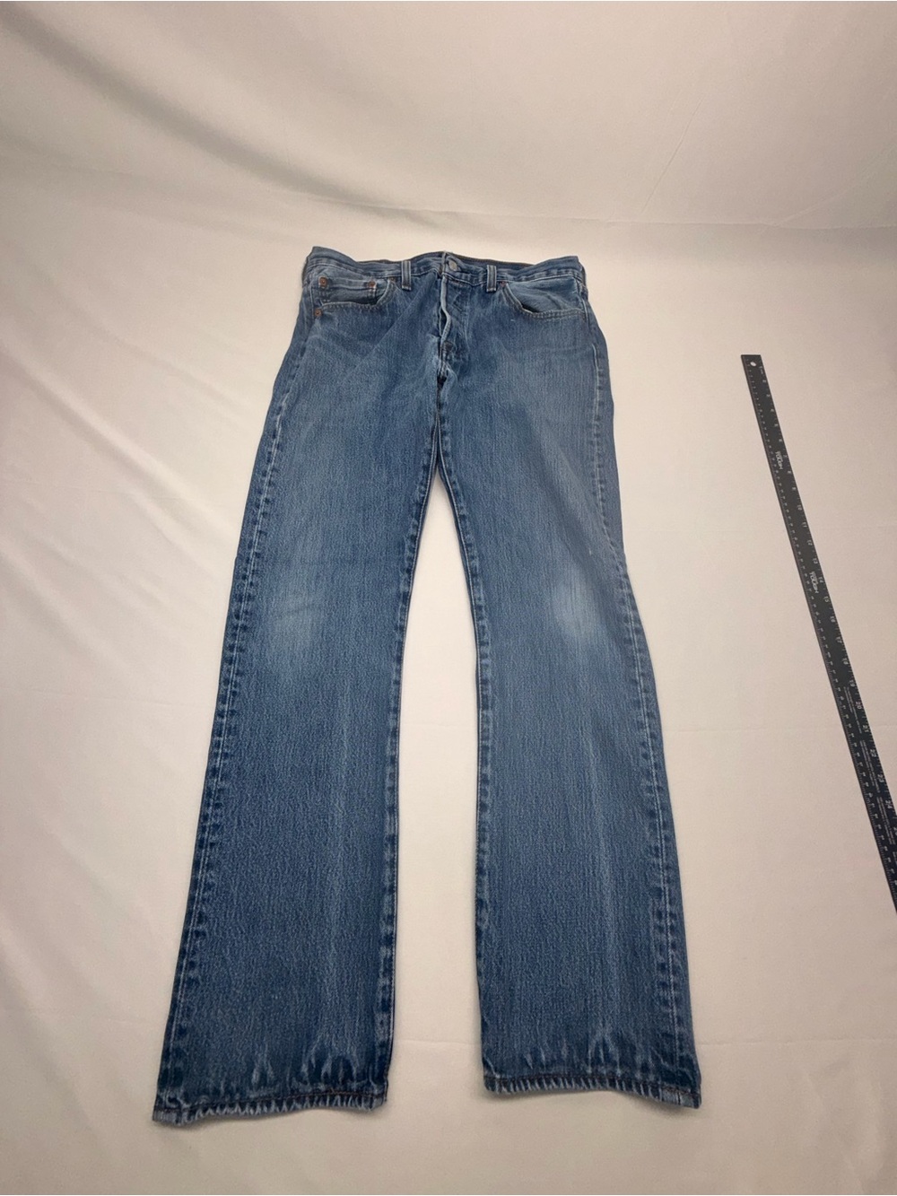 Levi’s 501 Original Fit Button Fly Straight Leg Jeans 34x32 Medium Wash
